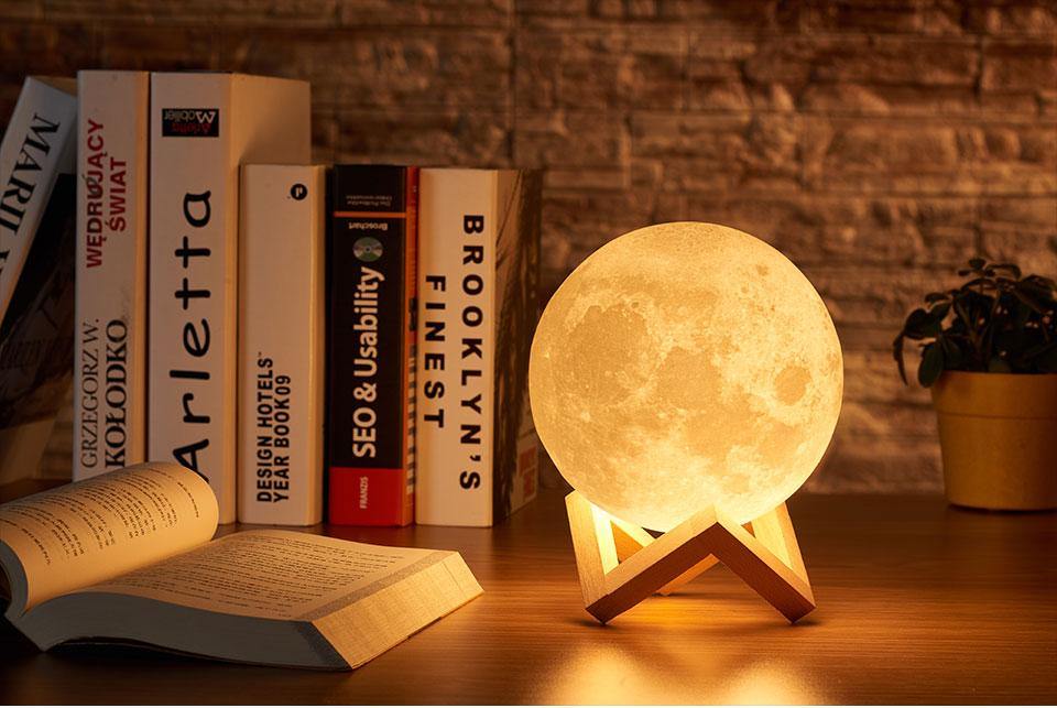 MYSTICAL MOON LAMP - soqexpress